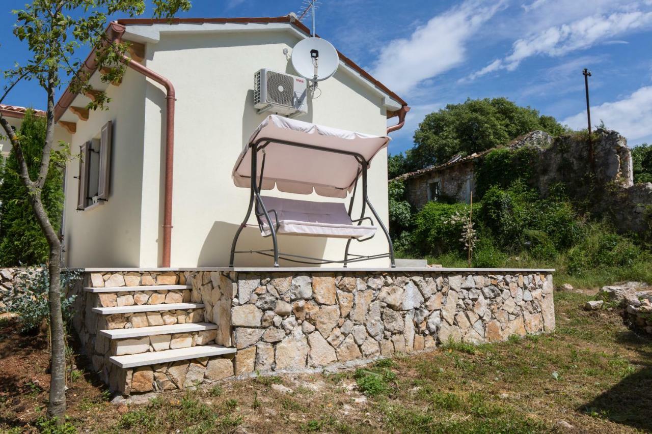 Small Old House Nedescina ภายนอก รูปภาพ